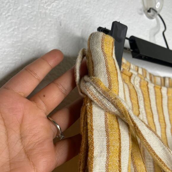 Drew Womens Shorts Size L Yellow White Striped Belted High Waisted Unlined - Picture 12 of 16